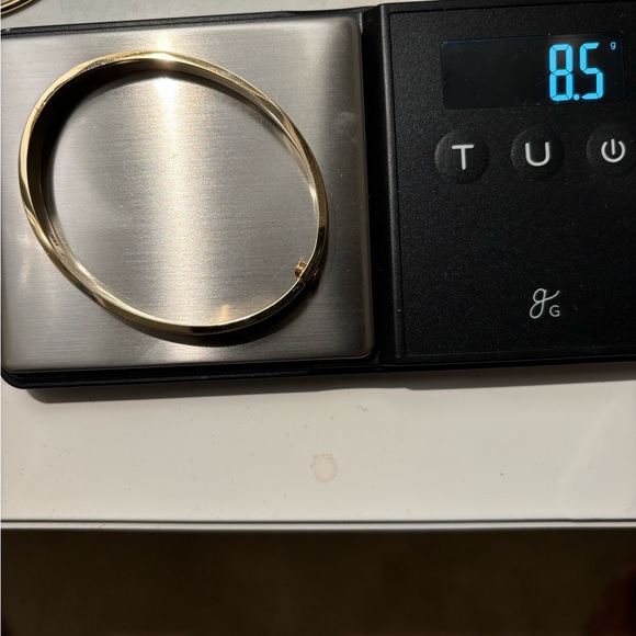 18k Solid Gold Bangle - Picture 5 of 5